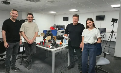 uzinex lanseaza primul centru de reconversie profesionala prin care invata persoanele cu dizabilitati locomotorii cum sa programeze roboti